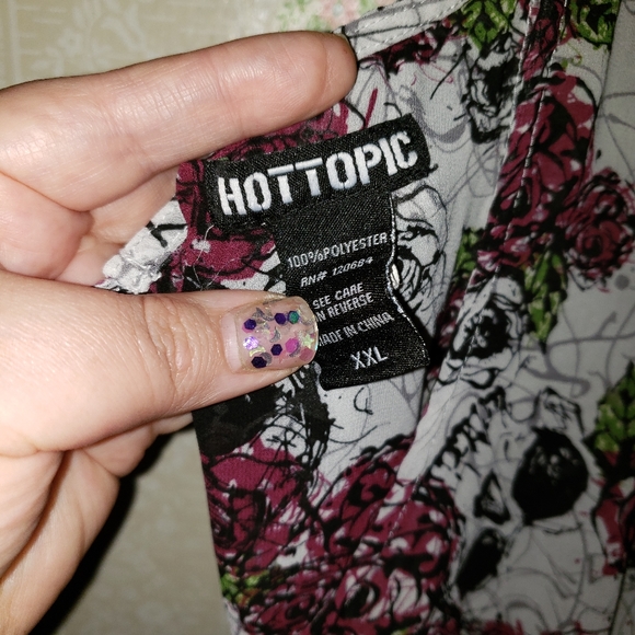 ♤♤♤♤♤  SOLD  ♤♤♤♤♤Hot topic top - Picture 3 of 4